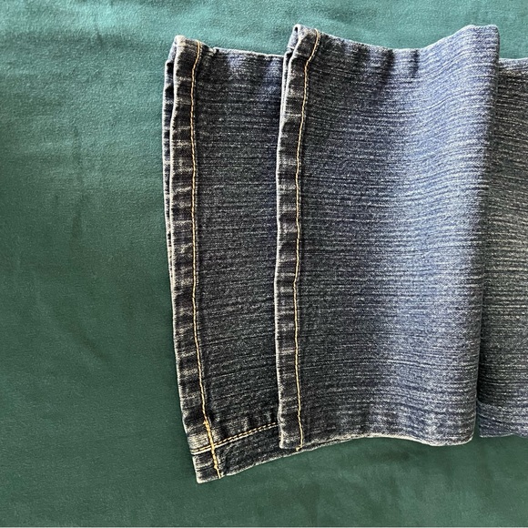 Calvin Klein Jeans Womens Size 8 Blue Flare Mid Rise Medium Wash Denim Great!! - Picture 6 of 7